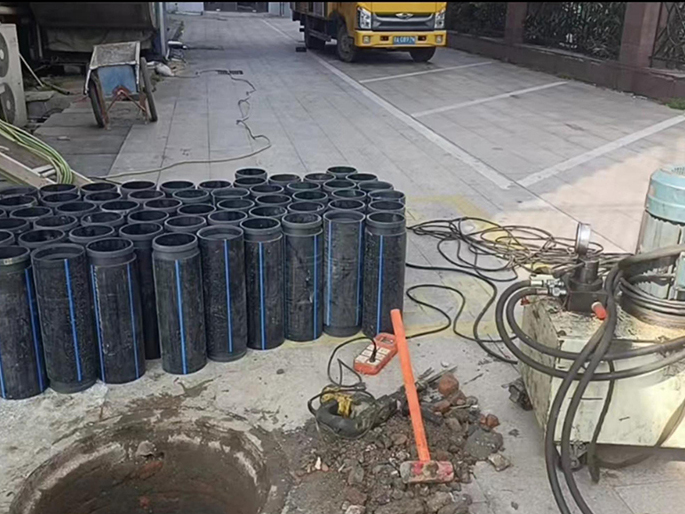 麦盖提PE置换管厂家 DN315置换管 非开挖管短管置换